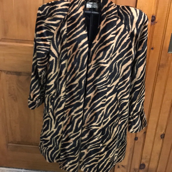 Cache Long Leopard Print Coat - Picture 10 of 12